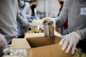 Benefit cuts force record 2.1 million households to rely on food banks   image