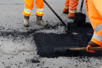 Councils failing to fix potholes could face funding cuts  image