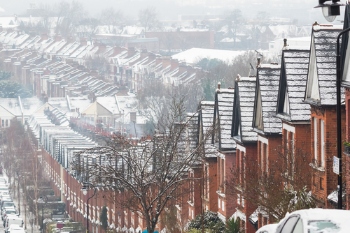 Few councils homes meeting energy efficiency target image