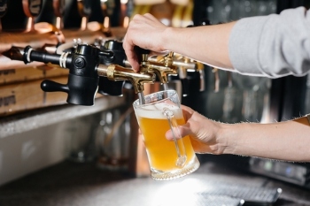 Offering alcohol-free beer on draught can improve public health image