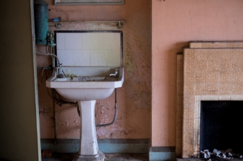 One in six private renters live in poor conditions image